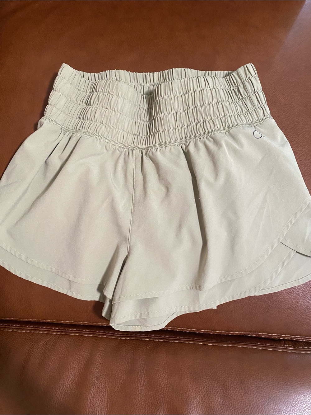 CALIA by Carrie Underwood step up sage Smocked-Waist Athletic Shorts small